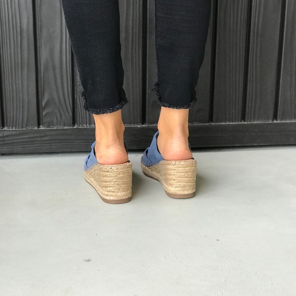 NIB Denim Blue Leather Espadrille Heel Mule Slides - Picture 6 of 7